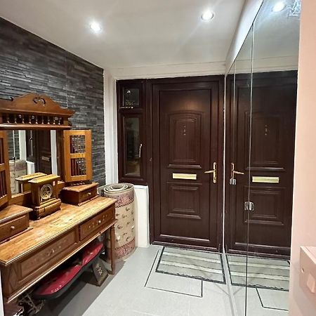 London Charm - Stylish Room In Spacious Home Экстерьер фото