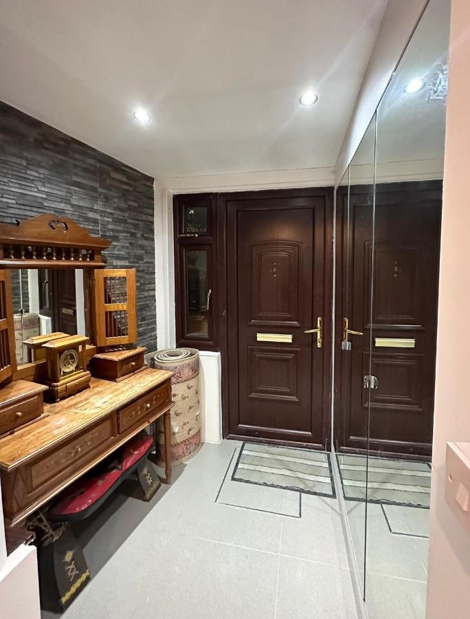 London Charm - Stylish Room In Spacious Home Экстерьер фото